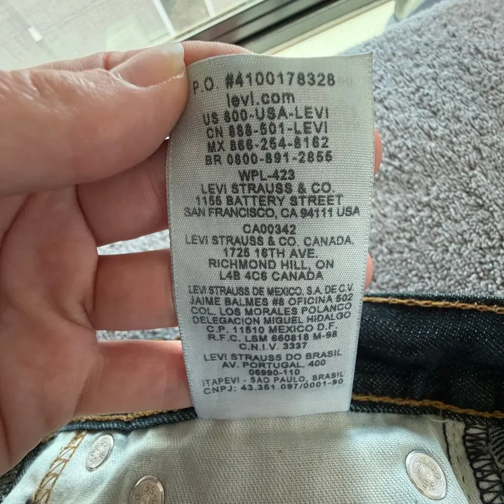 Levis mens size